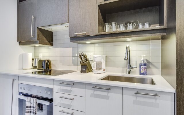 Great 1BR Suite in King West - Sleeps 4