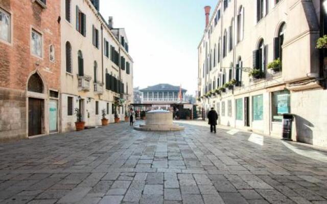 Santi Apostoli Apartment