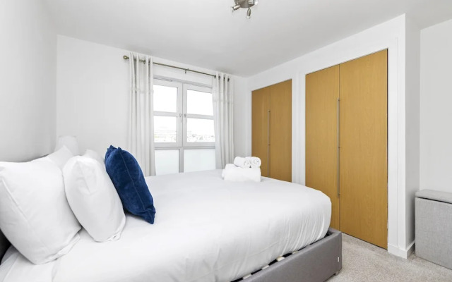 JOIVY Stunning 2-Bed Flat W/ Free Parking