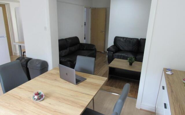 The Cambridge Suites -Tas Accommodations