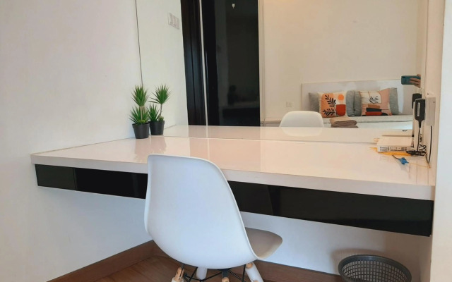 Symphony Tower Studio #2 with balcony