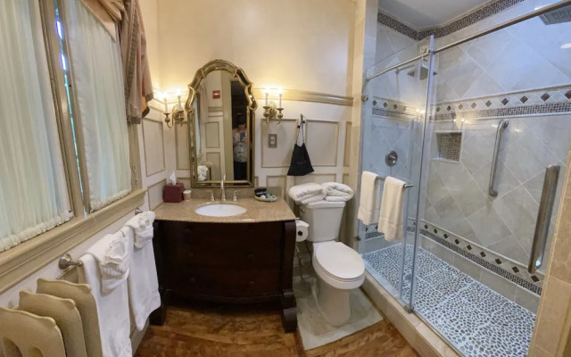 Gramercy Mansion B&B