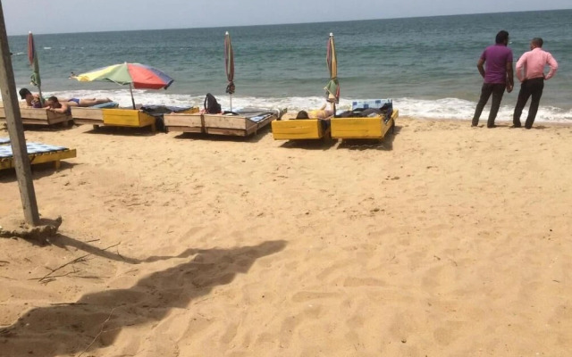 Mambo's Arugambay Hotel