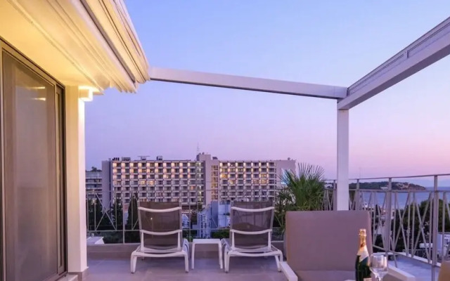 Breathtaking homm Penthouse with Magical Sea Views