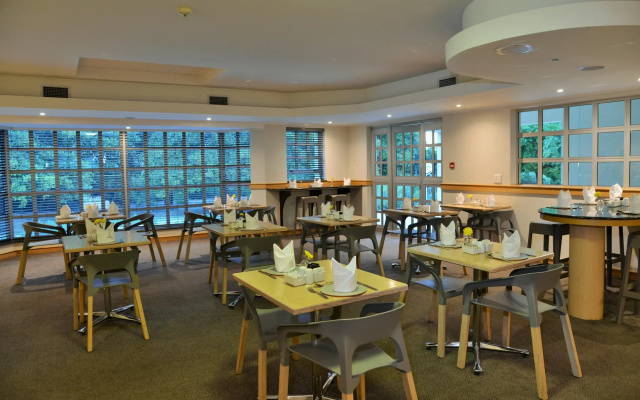 Road Lodge Cape Town International Airport
