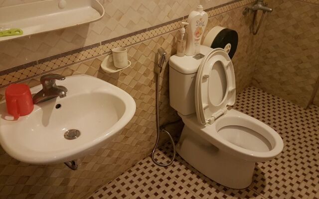 Hien Thu Guest House by OYO Rooms