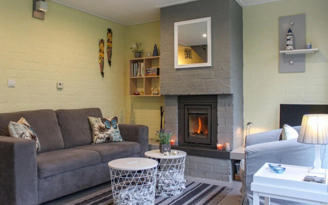 Nice Home in Bruinisse With 3 Bedrooms and Wifi