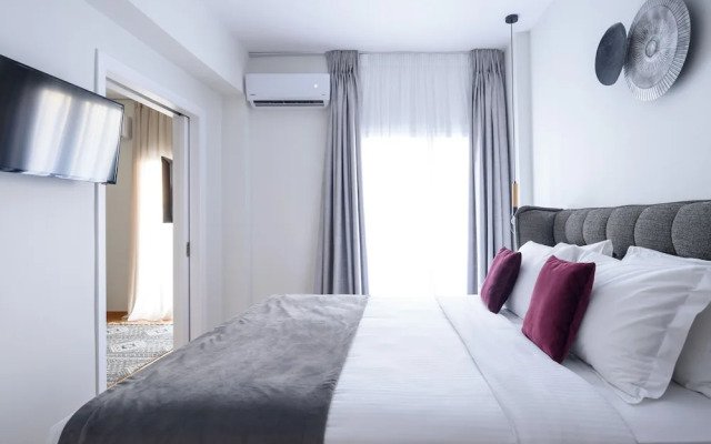 Acropolis Grand Apartment