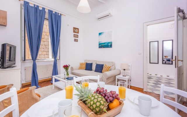 City Buzz Apartment by Irundo