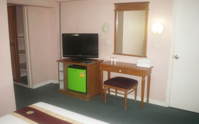 Bangkok Inn