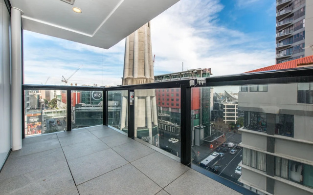 JHT Studio Opp Skytower view Balcony