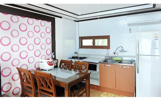 Geoje Sumireu Pension