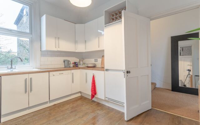 2 Bedroom Flat In Fantastic Location