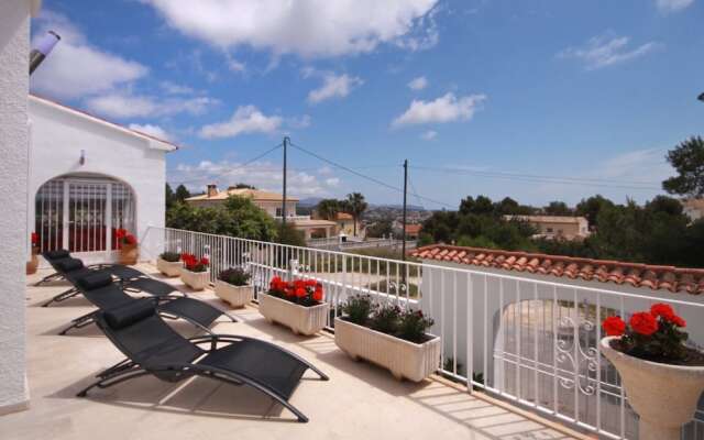 Villa - 12 Bedrooms with Pool and WiFi - 104986