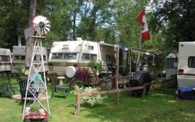 Jell-E-Bean Campground and Trailers