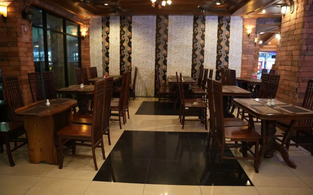 Hangover Hostel Patong