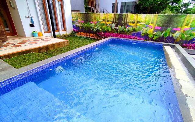 Villa Mawar Syariah, 3 BR, Nice View ke Bukit