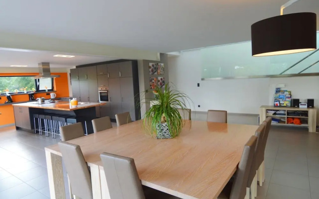 Luxurious Holiday Home in Profondeville Ardennes