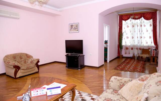 Amiryan Apart &Tours