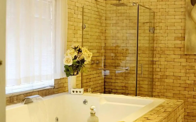 Moonriver Guesthouse