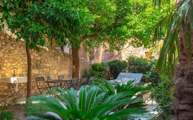 Old Town House With Lush Private Garden