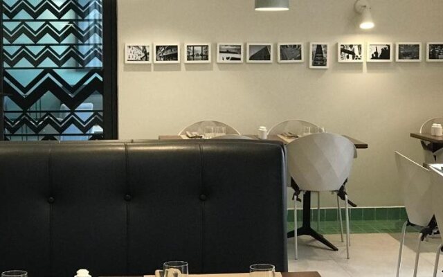 M Suite Hotel