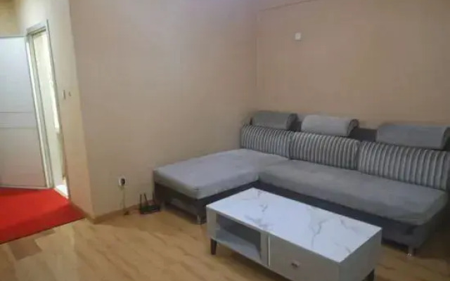 Happiness e Home Apartment