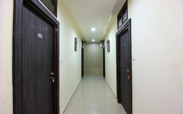 OYO 22737 Chandra Grand Hotel