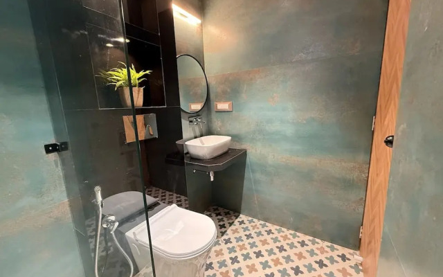 Stylish 1BR With Pool 5 Mins to Candolim Beach