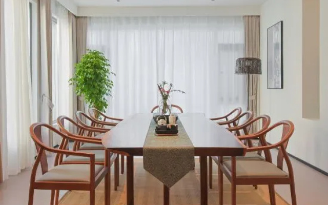 Taihu Qianxi Ju · Hideaway Streamside Secret Realm · Pool Garden Resort Inn – Guest Rooms – Suzhou