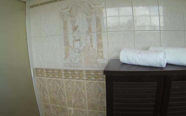 Santa Cruz Homestay Angochi House