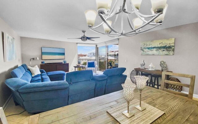 Mainsail Condominiums