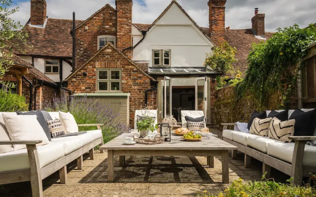 Lovely 3-bed House in West Malling, Kent