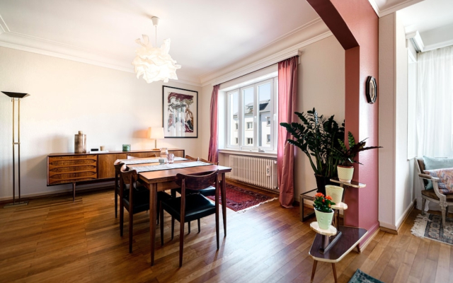 Charming Stay Fast WiFi Full Kitchen