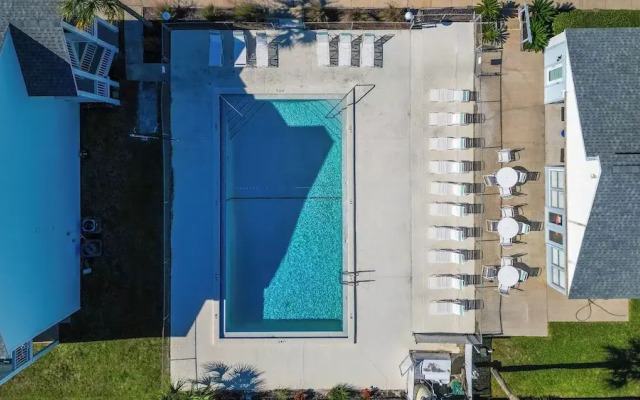 Southwinds K-8: Beachside & Pool Retreat