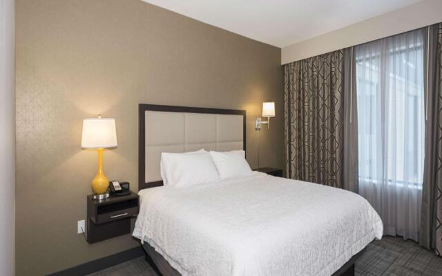 Hampton Inn & Suites Minneapolis University Area