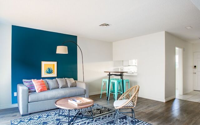 WanderJaunt - Castillo - 2BR - Point Loma