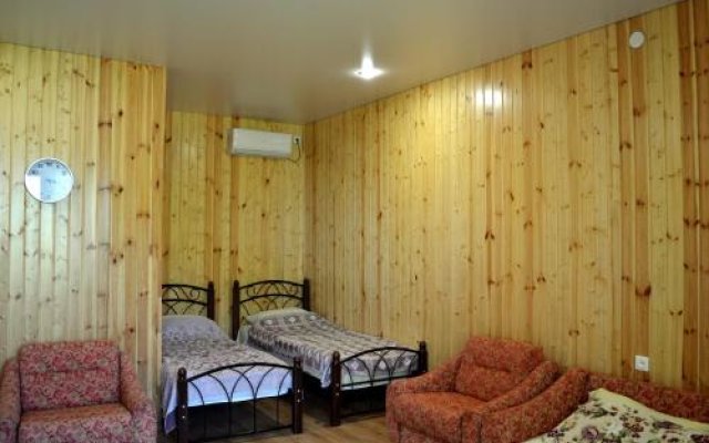 Guest House on Kabardinskaya 107