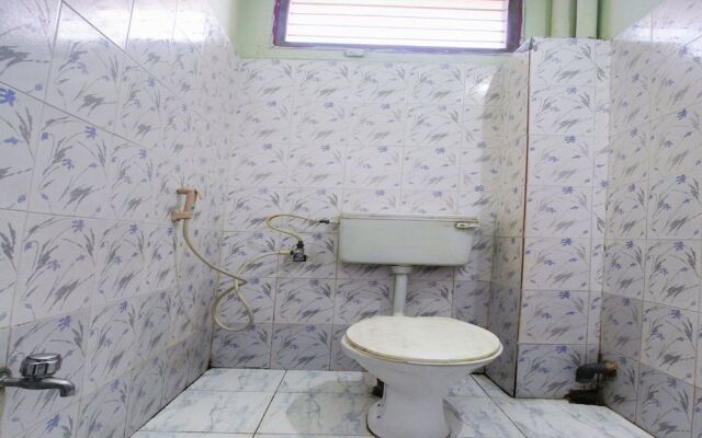 SPOT ON 60738 Senaithalaivar Residency