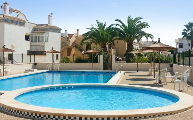 House With 2 Bedrooms in Torrevieja, With Pool Access, Furnished Garde