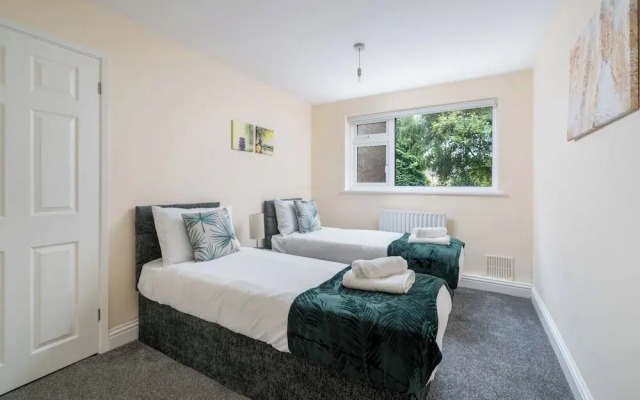 Redhill Retreat - Cozy 2 Bedroom Apartment