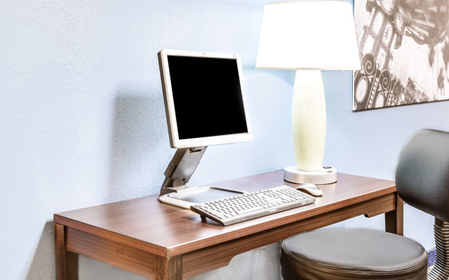 Super 8 by Wyndham Port Clinton