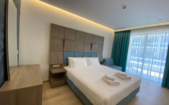 Mirror Hotel