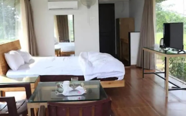 Shvas Island Resort