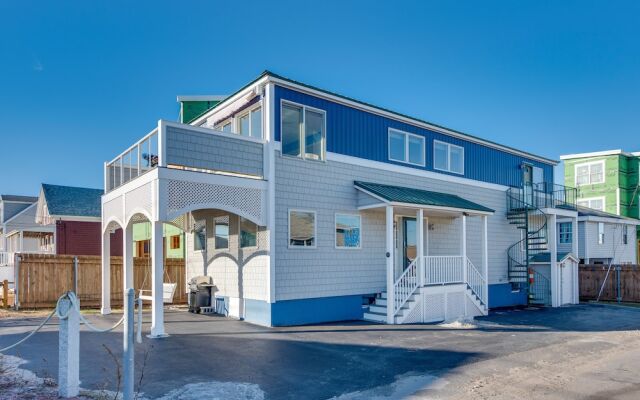 Wells Beach House w/ Ocean-view Deck