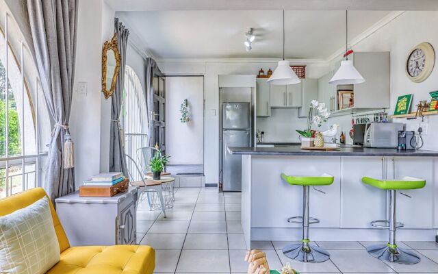 Chic Midtown Studio-1 Bed-solar-pool-fibre-samrand
