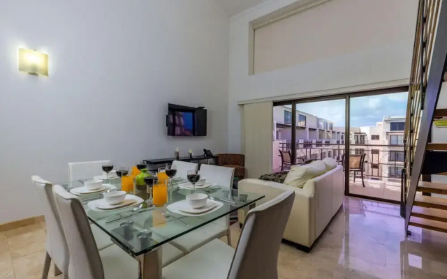 2BR Duplex Palmaruba Condos w Great Location