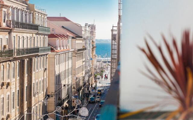LV Premier Baixa PR Elevator Balcony AC View