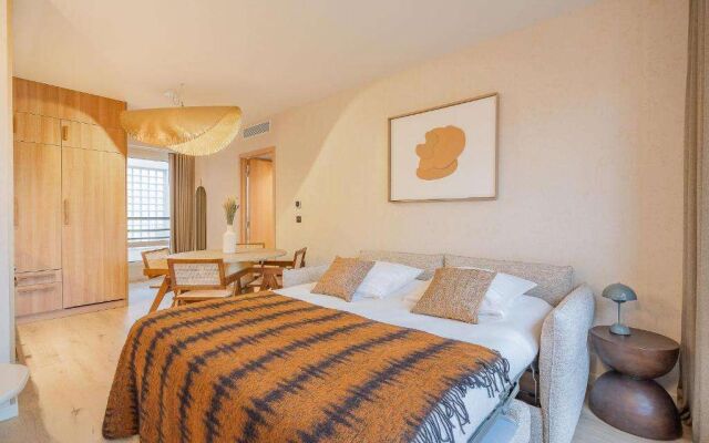 Yuna Porte Maillot - ApartHotel