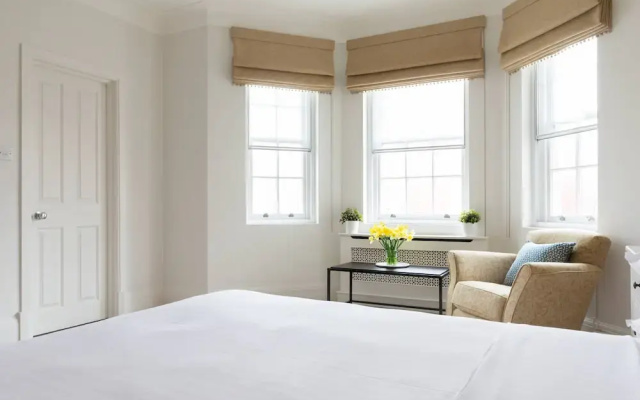 Sloane Avenue IV by Onefinestay